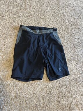 Pearl Izumi Black & Gray Cycling Shorts